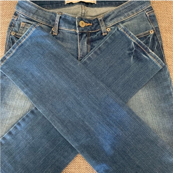Excellent Preowned Condition Abercrombie and Fitch Skinny Jeans Size 25. - Picture 3 of 7